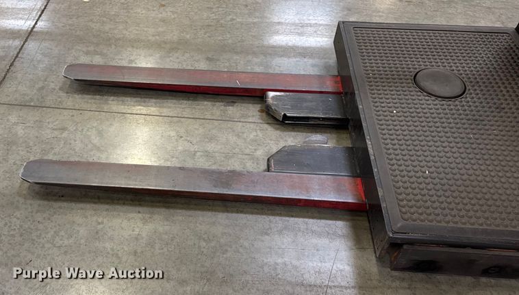 image for item ER0097 2017 Raymond 5400 order picker