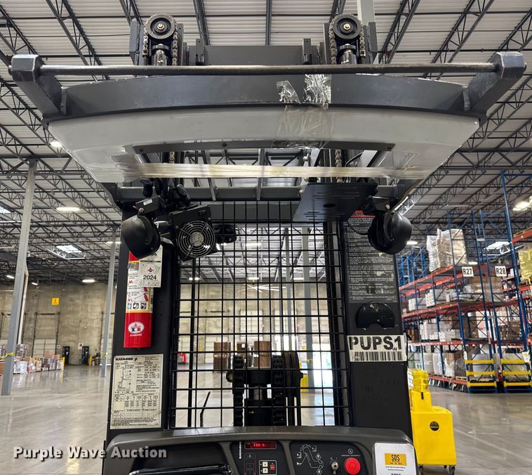 image for item ER0097 2017 Raymond 5400 order picker