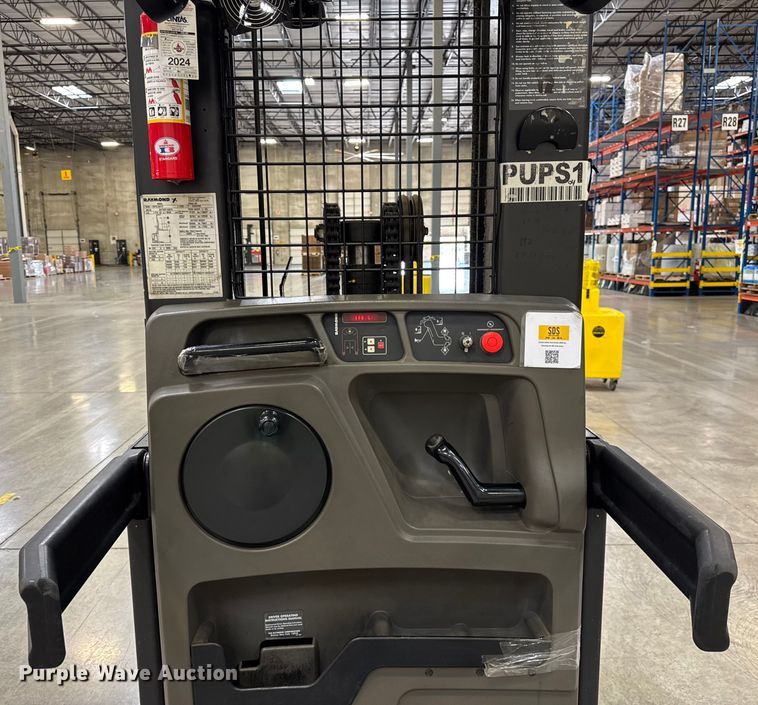 image for item ER0097 2017 Raymond 5400 order picker