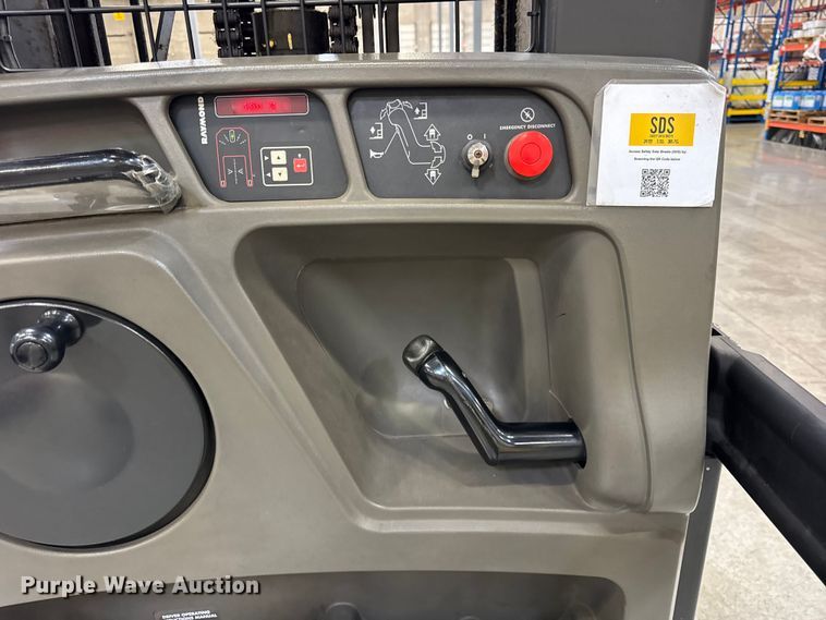 image for item ER0097 2017 Raymond 5400 order picker