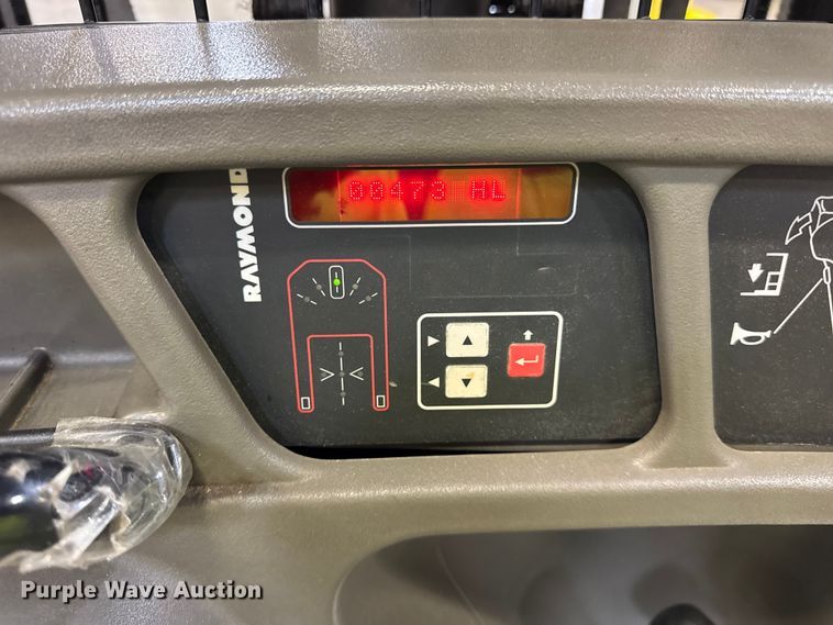 image for item ER0097 2017 Raymond 5400 order picker