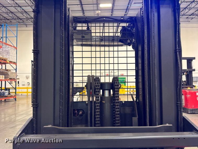 image for item ER0097 2017 Raymond 5400 order picker