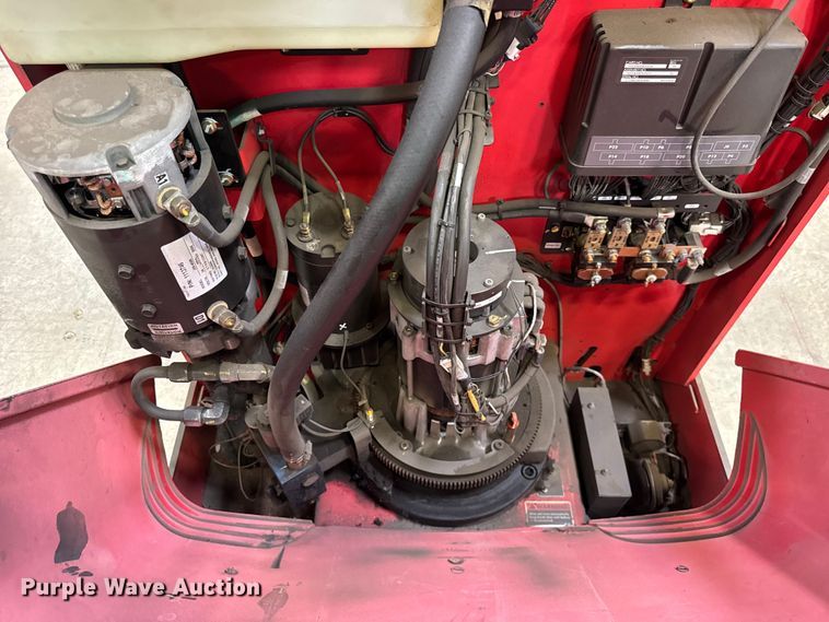 image for item ER0097 2017 Raymond 5400 order picker