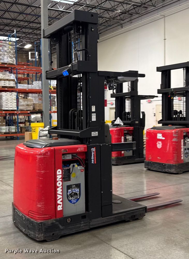 image for item ER0098 2017 Raymond 5400 order picker