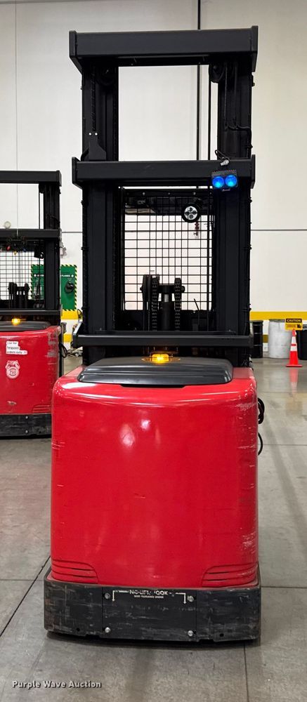 image for item ER0098 2017 Raymond 5400 order picker