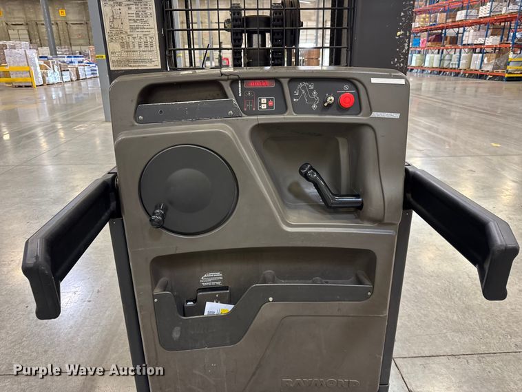 image for item ER0098 2017 Raymond 5400 order picker