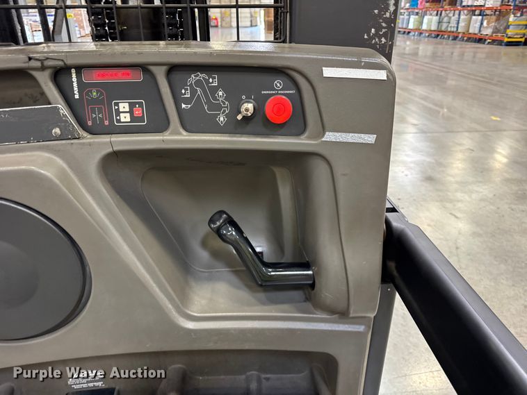 image for item ER0098 2017 Raymond 5400 order picker