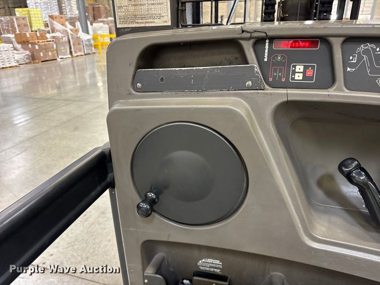 image for item ER0098 2017 Raymond 5400 order picker