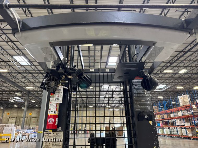 image for item ER0098 2017 Raymond 5400 order picker