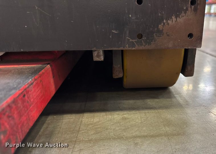 image for item ER0098 2017 Raymond 5400 order picker