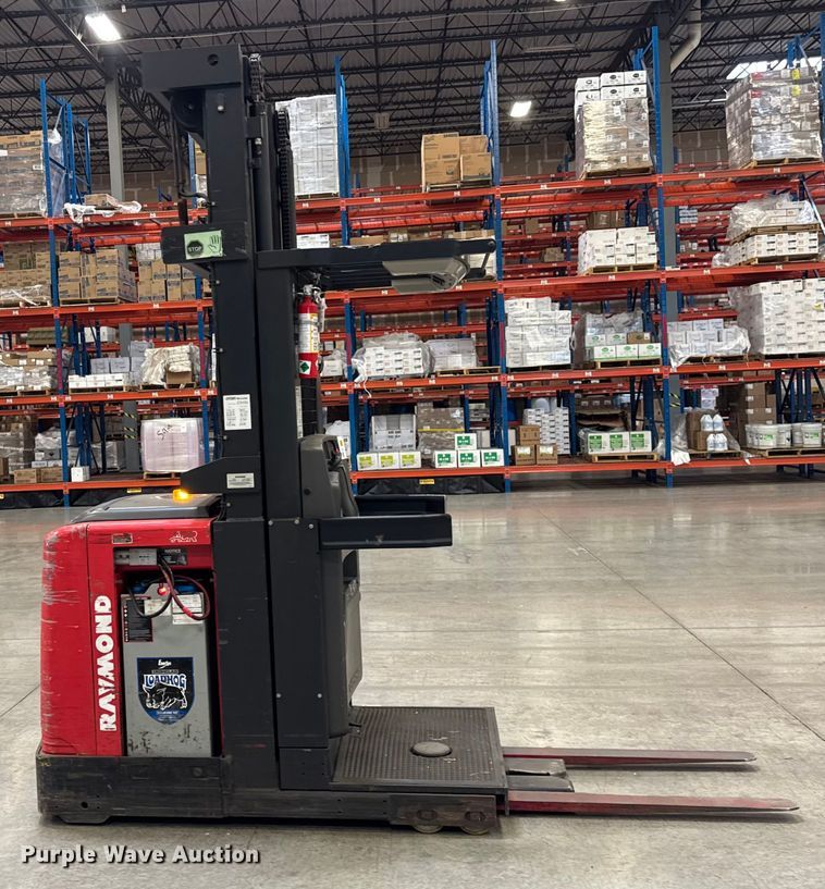 image for item ER0099 2016 Raymond 5600 order picker