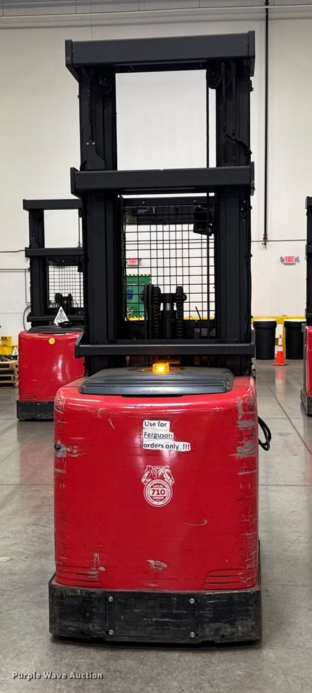 image for item ER0099 2016 Raymond 5600 order picker