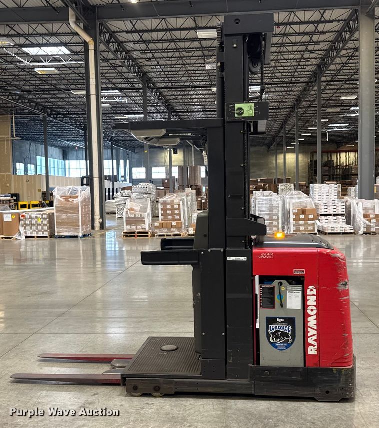 image for item ER0099 2016 Raymond 5600 order picker