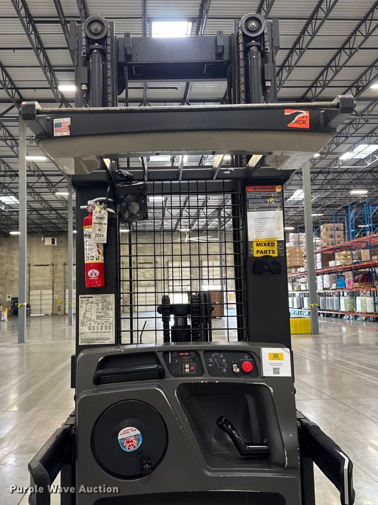 image for item ER0099 2016 Raymond 5600 order picker