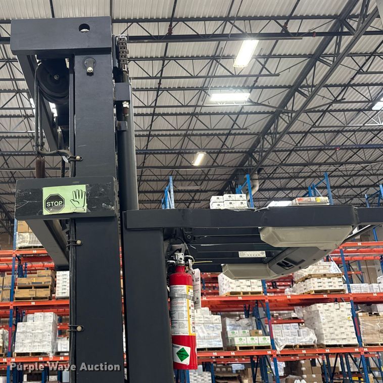 image for item ER0099 2016 Raymond 5600 order picker