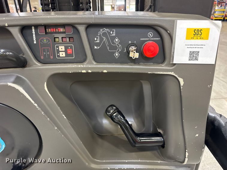 image for item ER0099 2016 Raymond 5600 order picker