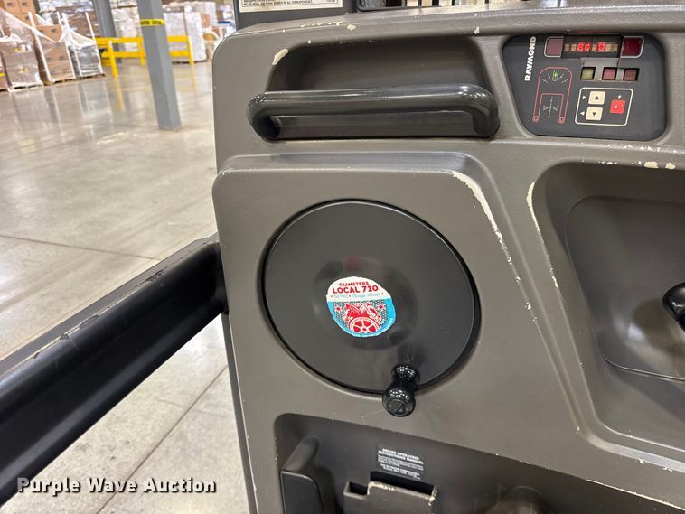 image for item ER0099 2016 Raymond 5600 order picker