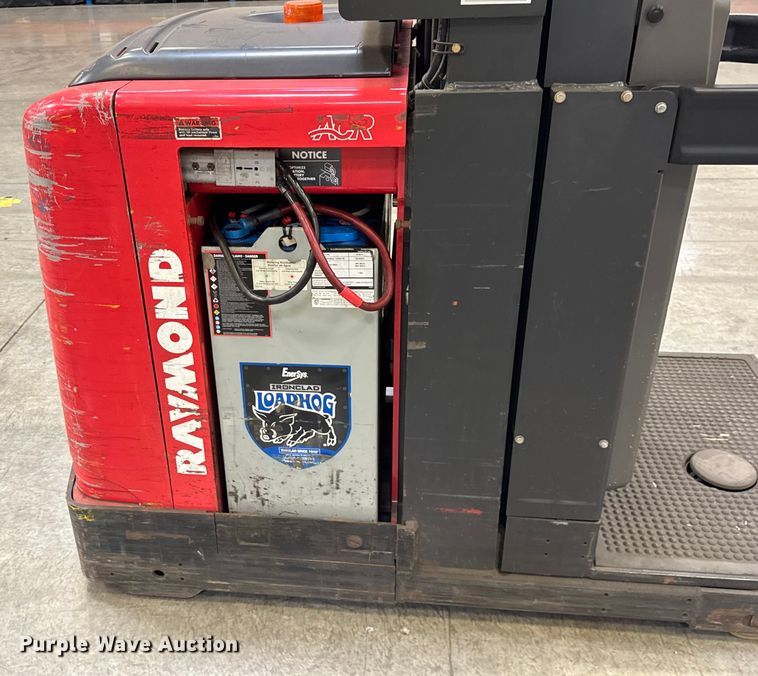 image for item ER0099 2016 Raymond 5600 order picker