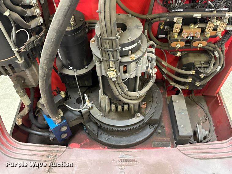 image for item ER0099 2016 Raymond 5600 order picker