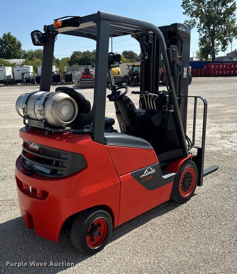 MONTACARGAS 2023 LINDE HT25CT