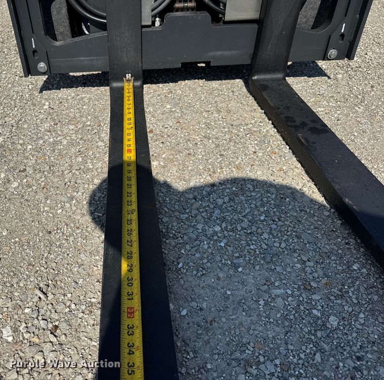 image for item ER0104 2023 Linde HT25CT forklift