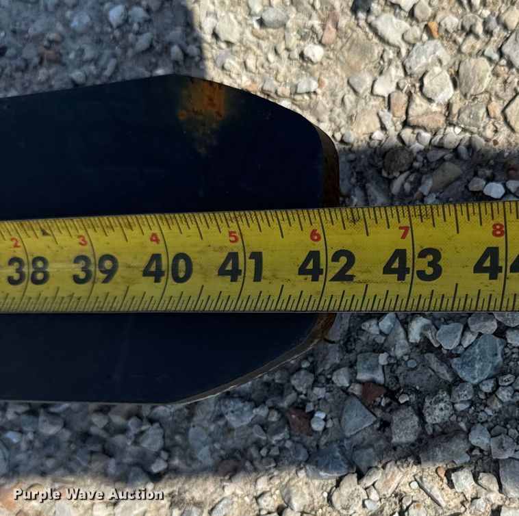 image for item ER0104 2023 Linde HT25CT forklift