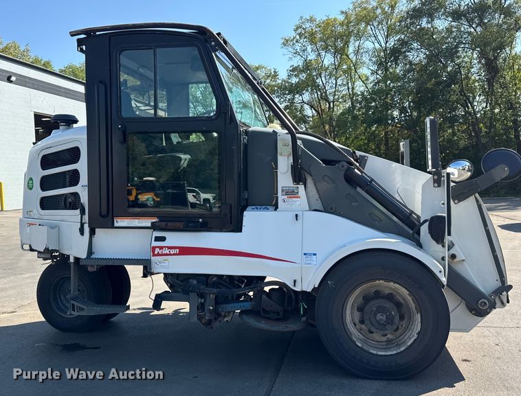 image for item ER0106 2013 Elgin Pelican Series NP street sweeper