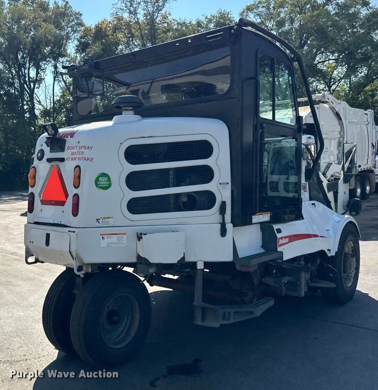 image for item ER0106 2013 Elgin Pelican Series NP street sweeper