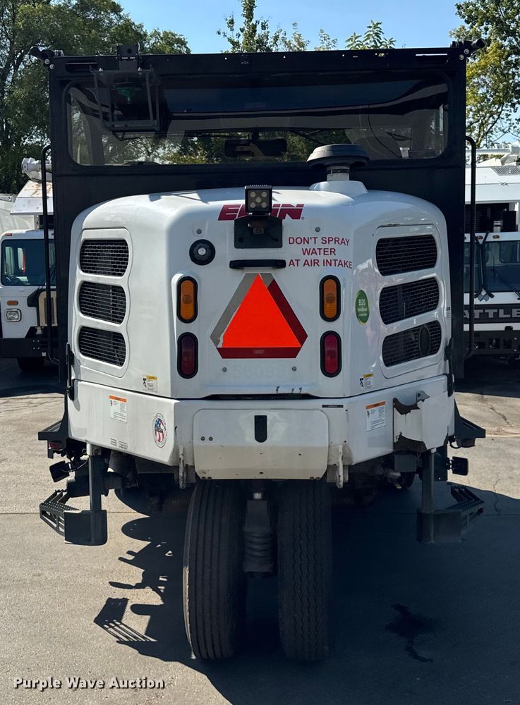 image for item ER0106 2013 Elgin Pelican Series NP street sweeper