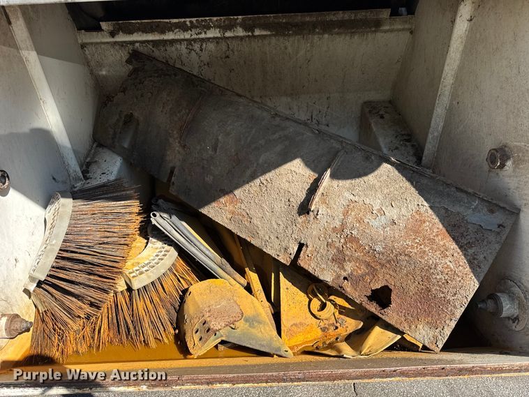 image for item ER0106 2013 Elgin Pelican Series NP street sweeper