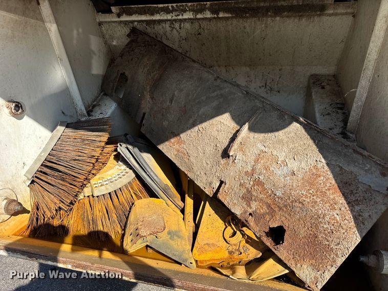 image for item ER0106 2013 Elgin Pelican Series NP street sweeper