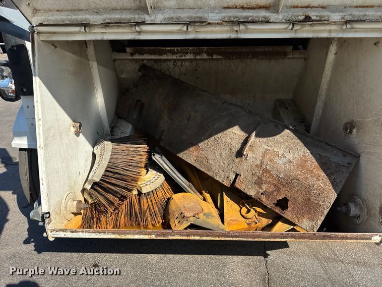 image for item ER0106 2013 Elgin Pelican Series NP street sweeper