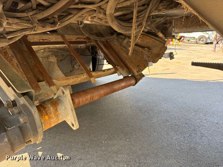 image for item ER0106 2013 Elgin Pelican Series NP street sweeper