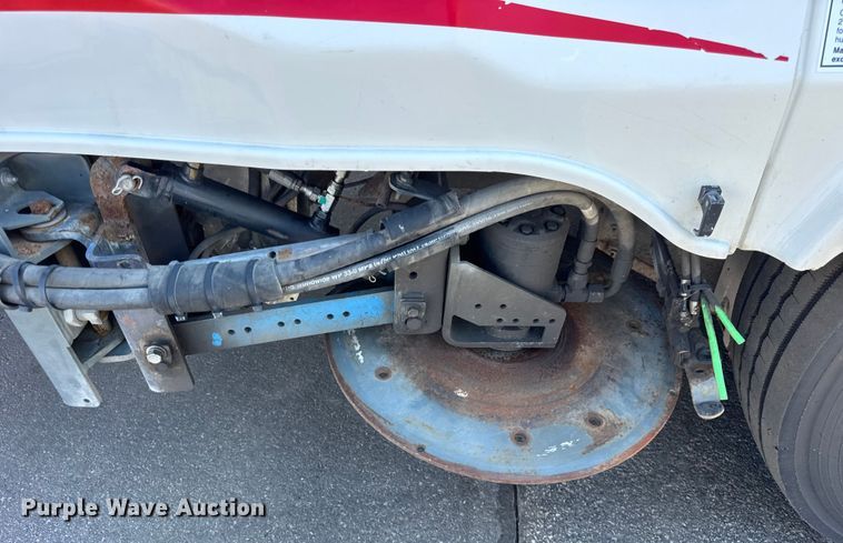 image for item ER0106 2013 Elgin Pelican Series NP street sweeper