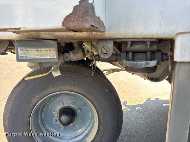 image for item ER0106 2013 Elgin Pelican Series NP street sweeper