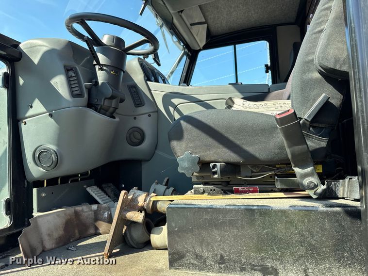 image for item ER0106 2013 Elgin Pelican Series NP street sweeper