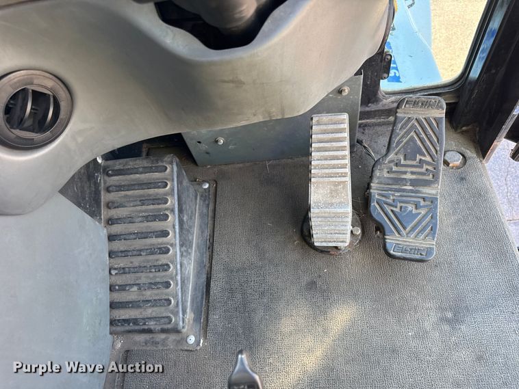 image for item ER0106 2013 Elgin Pelican Series NP street sweeper