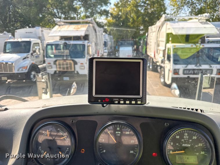 image for item ER0106 2013 Elgin Pelican Series NP street sweeper