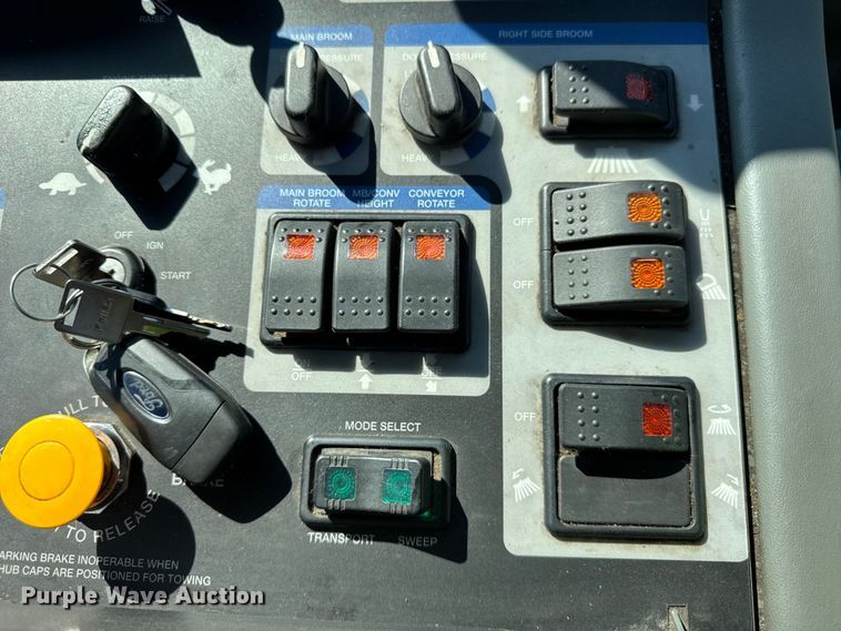 image for item ER0106 2013 Elgin Pelican Series NP street sweeper