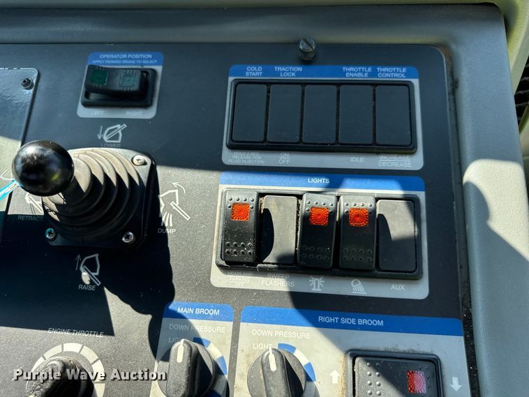 image for item ER0106 2013 Elgin Pelican Series NP street sweeper