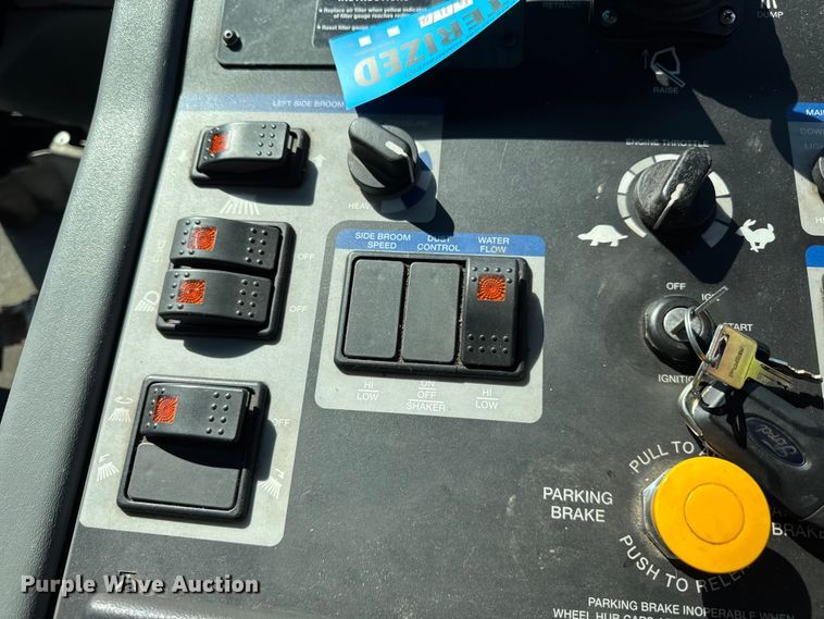 image for item ER0106 2013 Elgin Pelican Series NP street sweeper