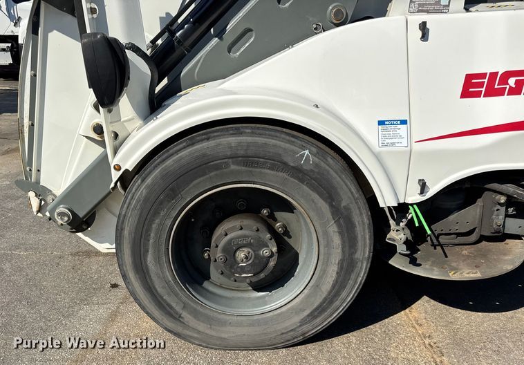 image for item ER0106 2013 Elgin Pelican Series NP street sweeper