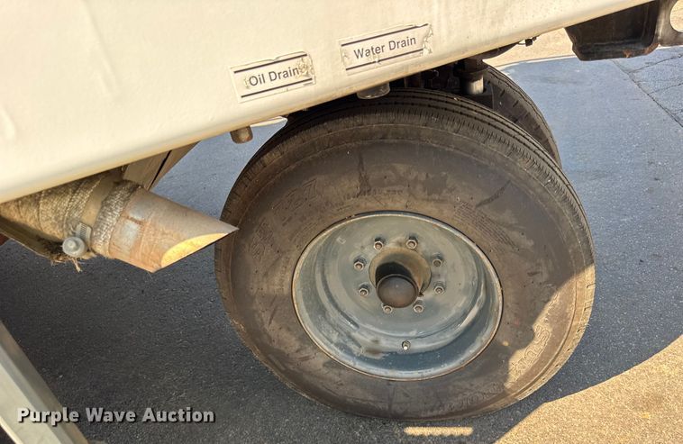 image for item ER0106 2013 Elgin Pelican Series NP street sweeper