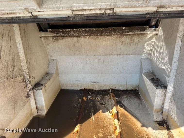 image for item ER0107 2009 Elgin Pelican Series NP street sweeper