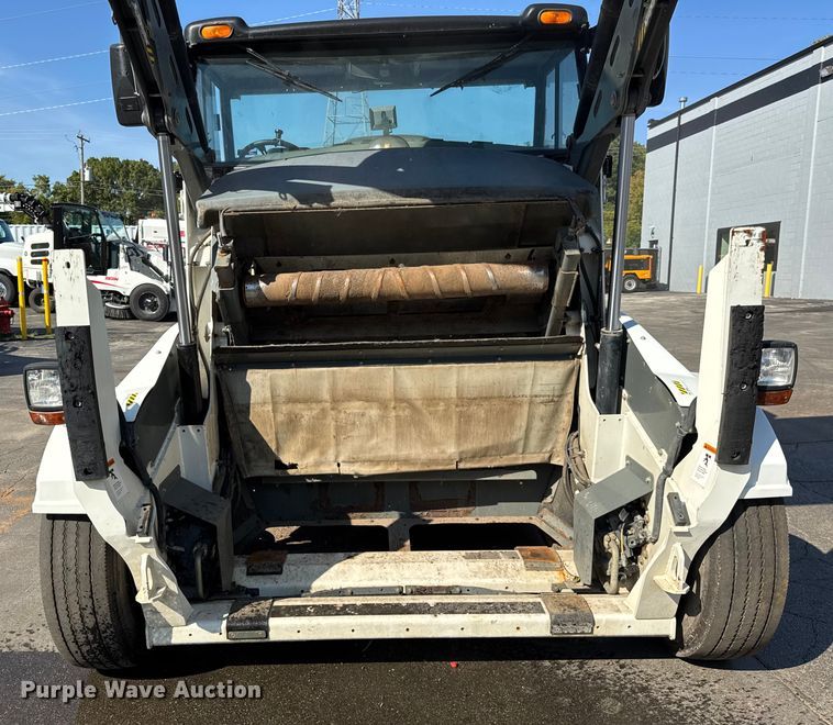 image for item ER0107 2009 Elgin Pelican Series NP street sweeper