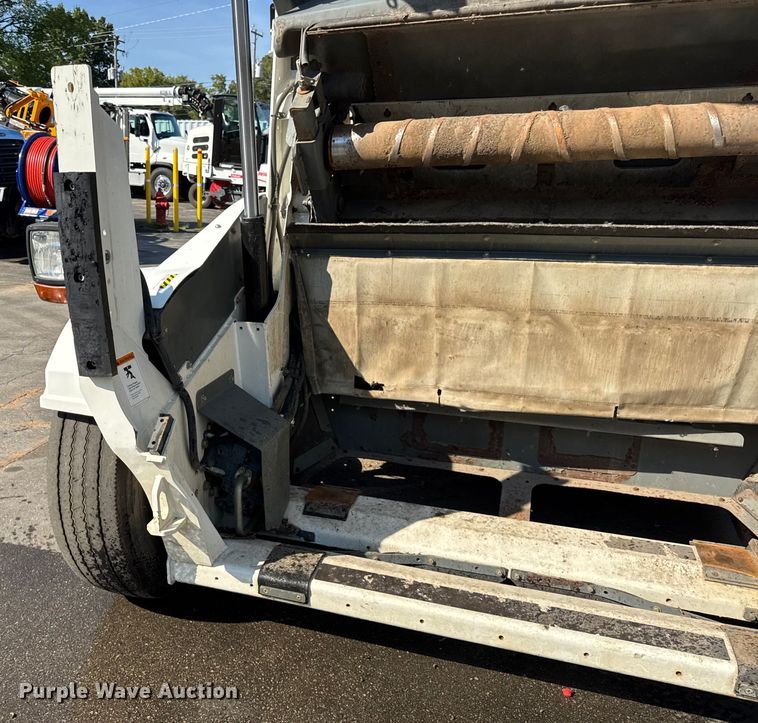 image for item ER0107 2009 Elgin Pelican Series NP street sweeper