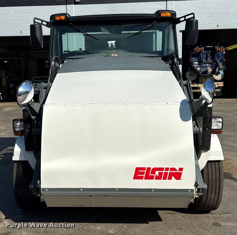 image for item ER0107 2009 Elgin Pelican Series NP street sweeper