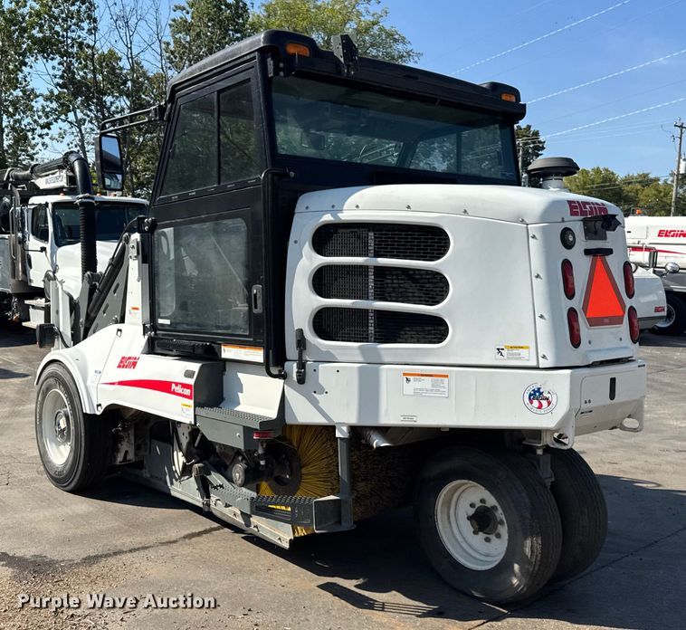 image for item ER0107 2009 Elgin Pelican Series NP street sweeper