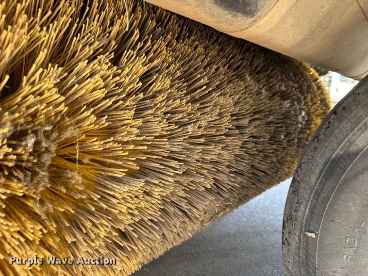 image for item ER0107 2009 Elgin Pelican Series NP street sweeper