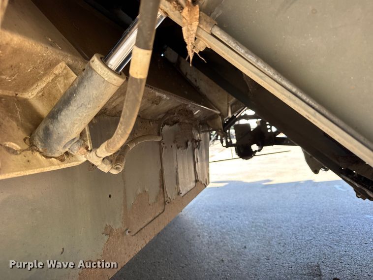 image for item ER0107 2009 Elgin Pelican Series NP street sweeper